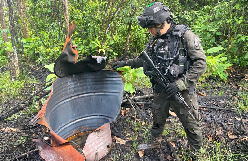 Se dispara el robo de petróleo en Colombia, dejando un surco de daños ambientales