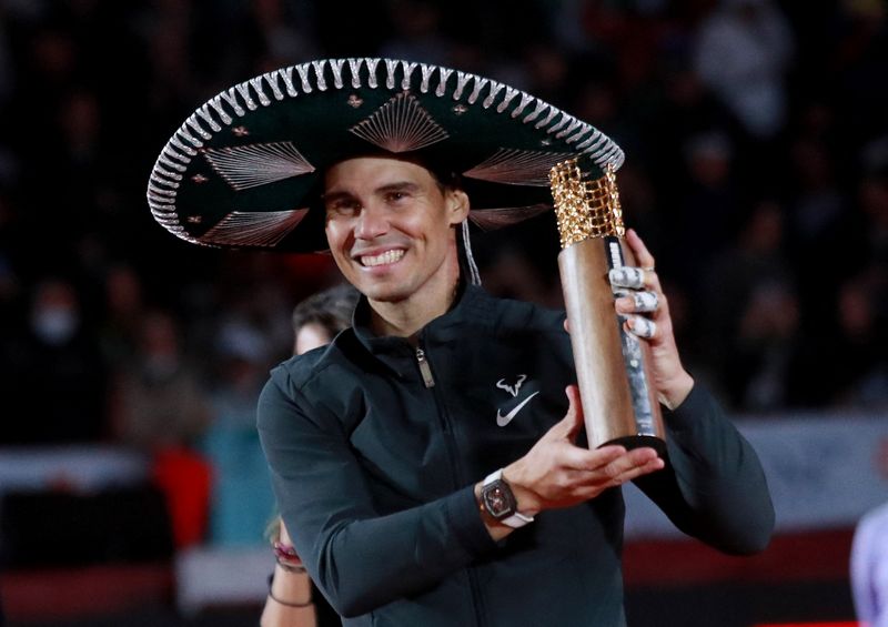 &copy; Reuters. 　男子テニスで四大大会２２勝を誇るラファエル・ナダルは、今年は故障に苦しんだが、来年１月の全豪ＯＰ連覇へ向けての復調に自信を見せている。メキシコ市で２日撮影（２０２２年　