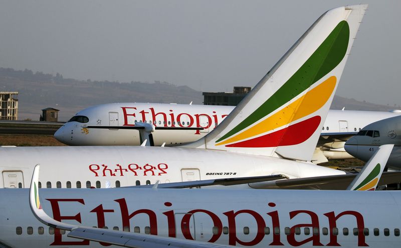 &copy; Reuters. طائرات تابعة للخطوط الجوية الإثيوبية تقف داخل مطار بوليه الدولي بالعاصمة أديس أبابا وسط مخاوف من تفشي فيروس كورونا بالبلاد في صورة من أرشيف