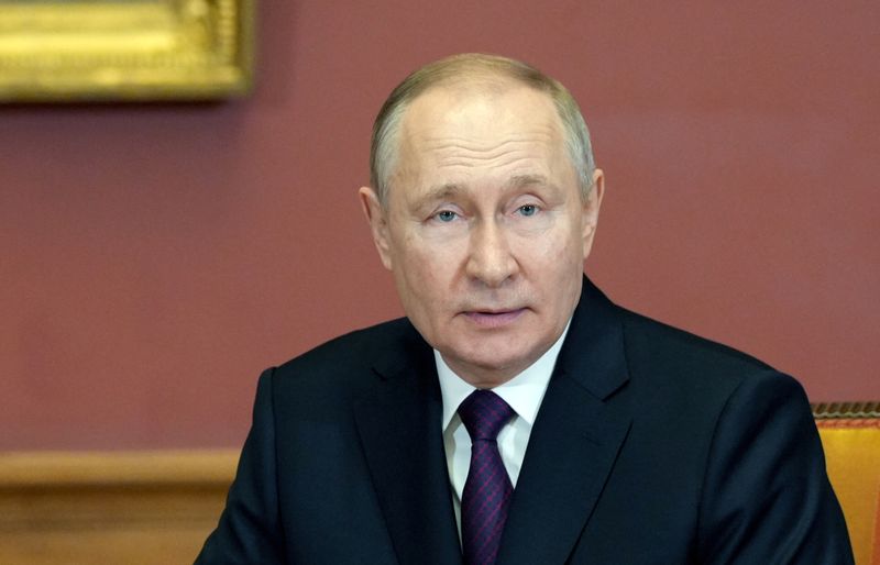 &copy; Reuters. Il presidente russo Vladimir Putin a San Pietroburgo. Sputnik/Alexei Danichev/Kremlin via REUTERS