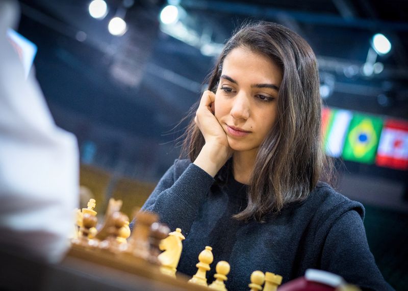&copy; Reuters. Iranian chess player Sara Khadem competes, without wearing a hijab, in FIDE World Rapid and Blitz Chess Championships in Almaty, Kazakhstan December 26, 2022, in this picture obtained by Reuters on December 27, 2022. Lennart Ootes/FIDE/via REUTERS  THIS I