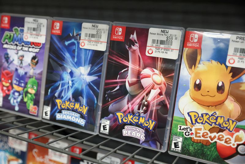 © Reuters. Jogos de Pokémon à venda em uma GameStop em Manhattan, Nova York, EUA
07/12/2021
REUTERS/Andrew Kelly