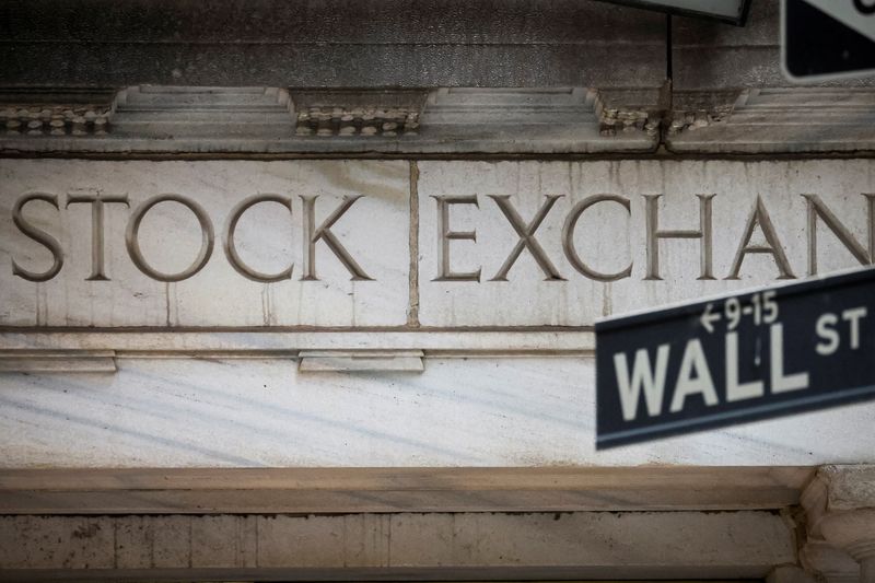 © Reuters. FILE PHOTO: The Wall Street entrance to the New York Stock Exchange (NYSE) is seen in New York City, U.S., November 15, 2022. REUTERS/Brendan McDermid