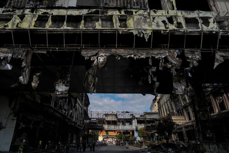 Cambodge: Huit corps supplémentaires retrouvés après l'incendie dans un hôtel casino