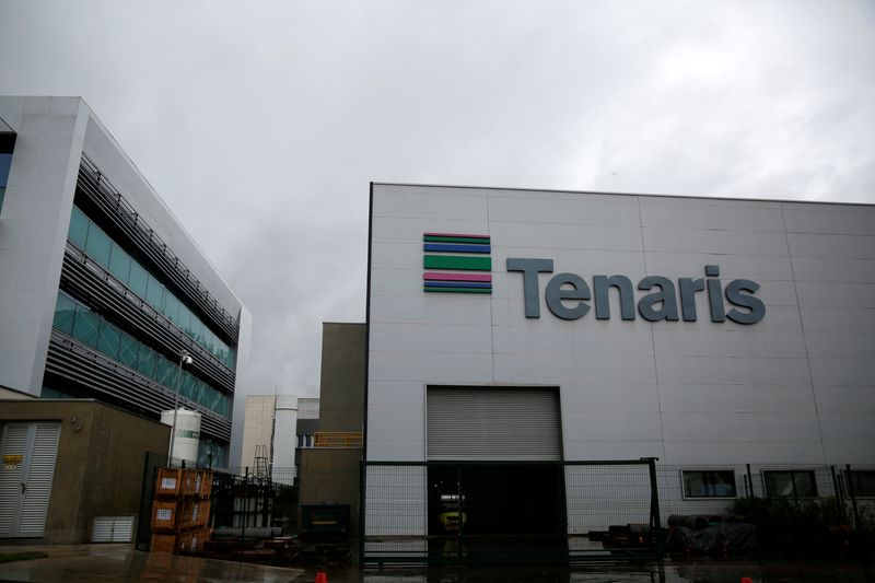 &copy; Reuters. Il logo Tenaris presso uno stabilimento a Rio de Janeiro, Brasile. REUTERS/Pilar Olivares