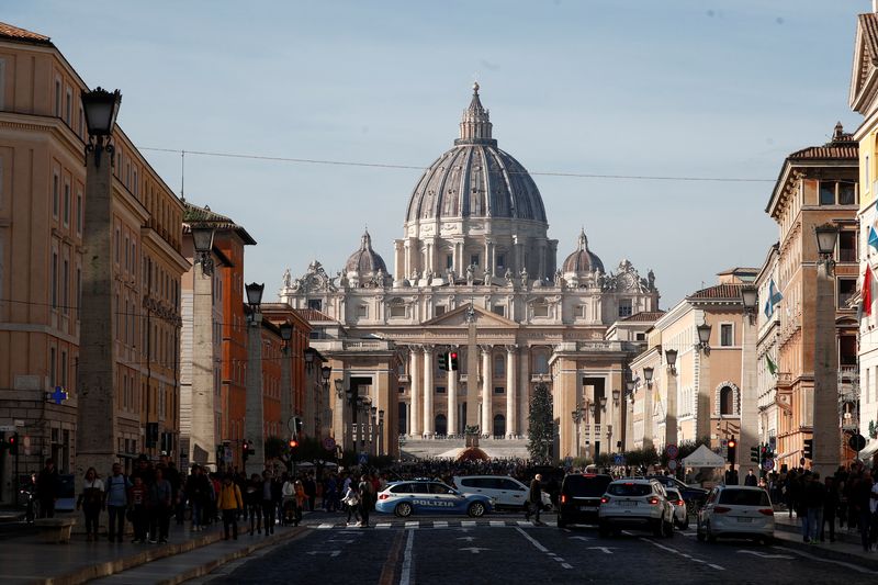 &copy; Reuters. Una vista de la Plaza de San Pedro después de la muerte del ex Papa Benedicto, en El Vaticano, el 31 de diciembre de 2022. REUTERS/Guglielmo Mangiapane