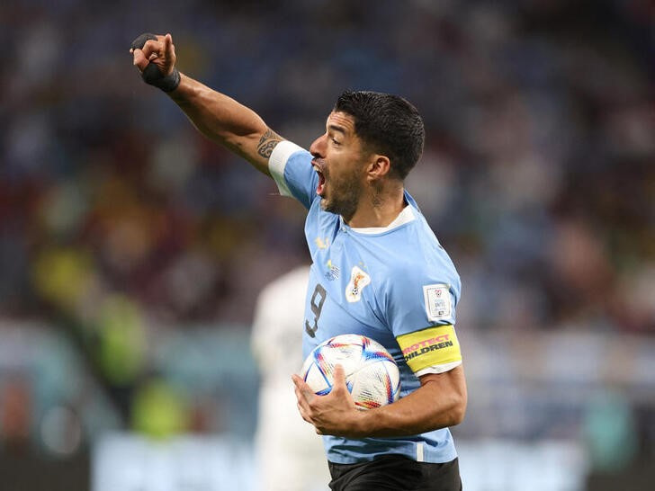 &copy; Reuters. IMAGEN DE ARCHIVO. El atacante uruguayo Luis Suárez reacciona durante el partido entre Uruguay y Ghana por el Grupo H de la Copa del Mundo de Qatar, en el Al Janoub Stadium, Al Wakrah, Qatar - Diciembre 2, 2022. REUTERS/Amr Abdallah Dalsh