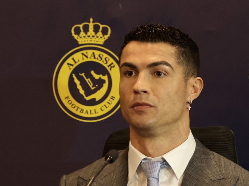 &copy; Reuters. Ene 3, 2023 
Foto del refuerzo del Al Nassr Cristiano Ronaldo en rueda de prensa 
REUTERS/Ahmed Yosri