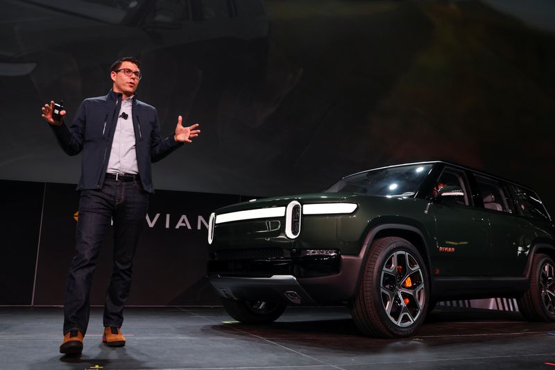 &copy; Reuters. R.J. Scaringe, Rivian's 35-year-old CEO, introduces his company's all-electric R1S SUV at the Los Angeles Auto Show in Los Angeles, California, U.S. November 27, 2018.  REUTERS/Mike Blake