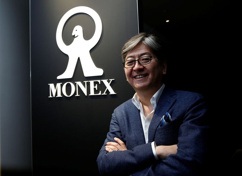&copy; Reuters. 　１月４日　マネックスグループは４日、創業者の松本大最高経営責任者（ＣＥＯ）兼社長（写真）が会長に就き、後任に清明祐子最高財務責任者（ＣＦＯ）を充てる人事を発表した。写真