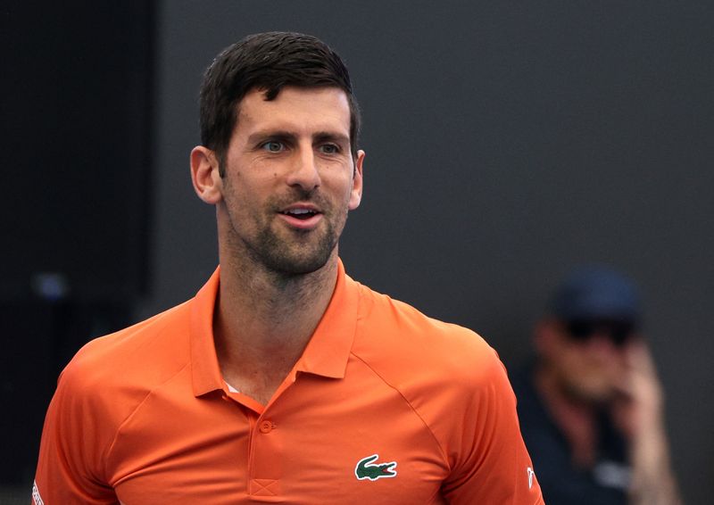 &copy; Reuters. El serbio Novak Djokovic, en el Memorial Drive Tennis Club, Adelaida, Australia, 2 de enero de 2023. REUTERS/Loren Elliott