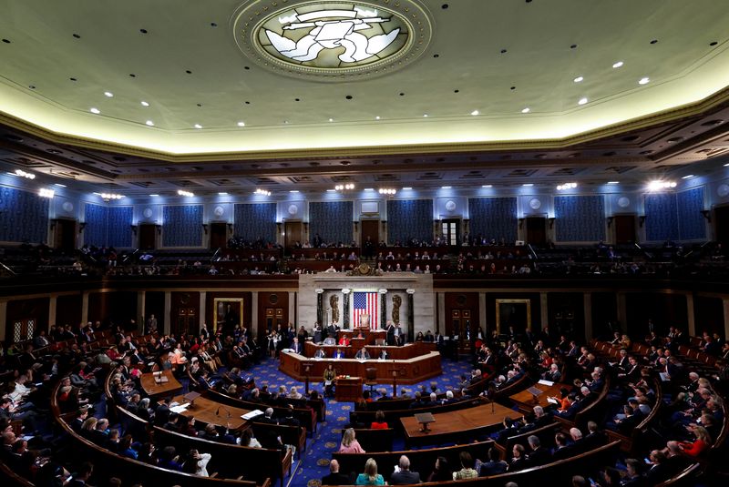 &copy; Reuters. Members of the U.S. House of Representatives gather for a fourth round of voting for a new House Speaker on the second day of the 118th Congress at the U.S. Capitol in Washington, U.S., January 4, 2023. REUTERS/Jonathan Ernst