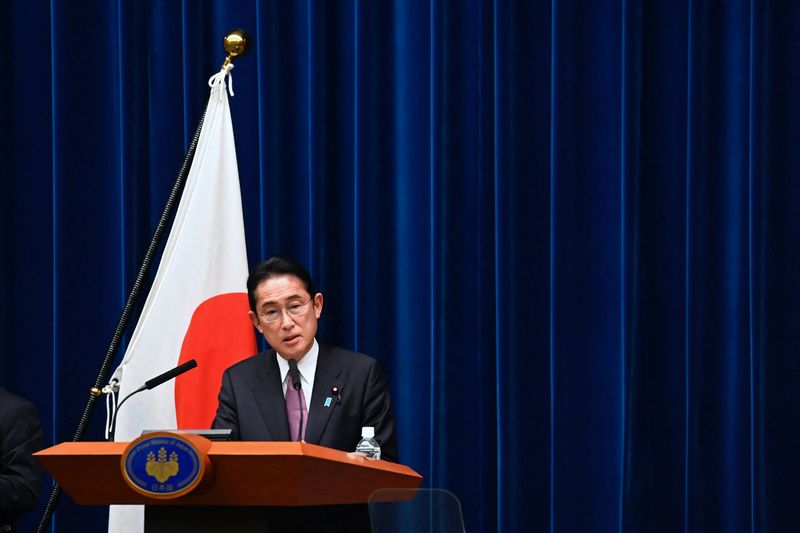 &copy; Reuters. FOTO DE ARCHIVO. El primer ministro de Japón, Fumio Kishida, asiste a una rueda de prensa en Tokio, Japón. 16 de diciembre de 2022. David Mareuil/Pool vía REUTERS