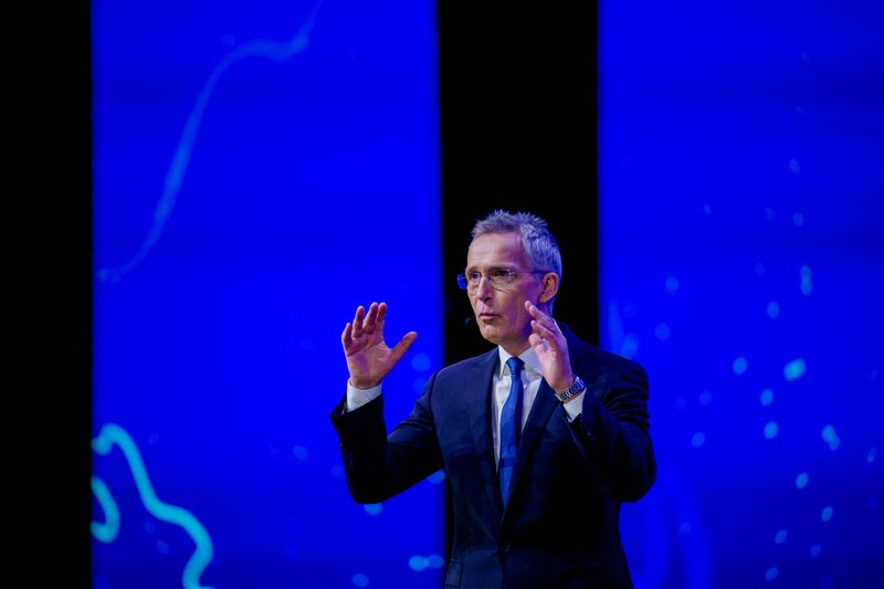 © Reuters. NATO Secretary General Jens Stoltenberg speaks during NHO's (Confederation of Norwegian Enterprise) annual conference in Oslo Spektrum, Sweden January 5, 2023.  NTB/Stian Lysberg Solum via REUTERS 