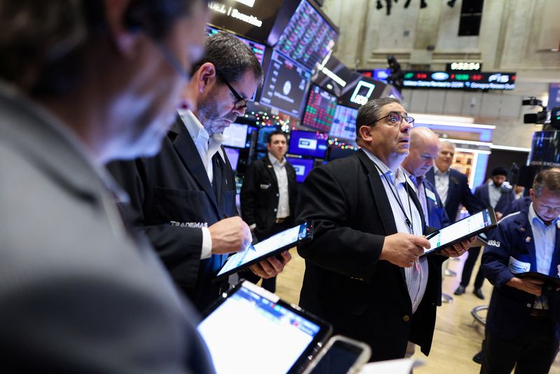 &copy; Reuters. Traders trabalham na Bolsa de Valores de Nova York (NYSE) em Nova York, EUA. 05/01/2023. REUTERS/Andrew Kelly