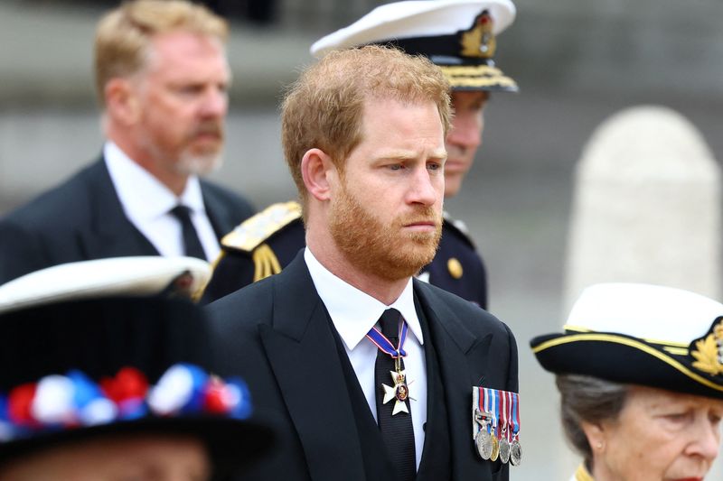 © Reuters. FILE PHOTO: Britain's Prince Harry, Duke of Sussex, and Anne, Princess Royal, attend the state funeral and burial of Britain's Queen Elizabeth, in London, Britain, September 19, 2022.  REUTERS/Hannah McKay/Pool