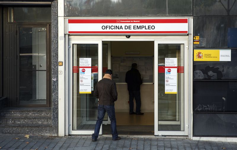 &copy; Reuters. Une agence gouvernementale pour l'emploi à Madrid. /Photo prise le 22 janvier 2015/REUTERS/Andrea Comas