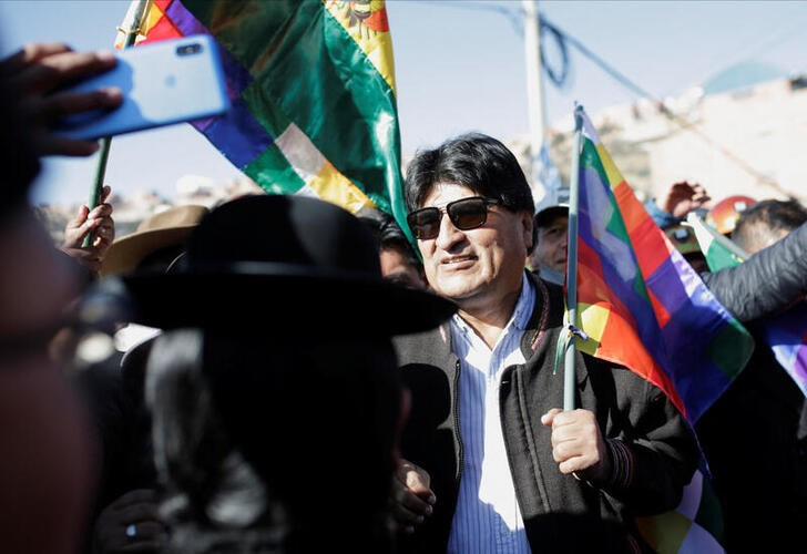 &copy; Reuters. IMAGEN DE ARCHIVO REFERENCIAL. El expresidente de Bolivia, Evo Morales, marcha junto a simpatizantes del partido MAS boliviano, trabajadores y cocaleros para expresar su apoyo al gobierno del presidente Luis Arce Catacora, en El Alto, Bolivia, 25 de agost