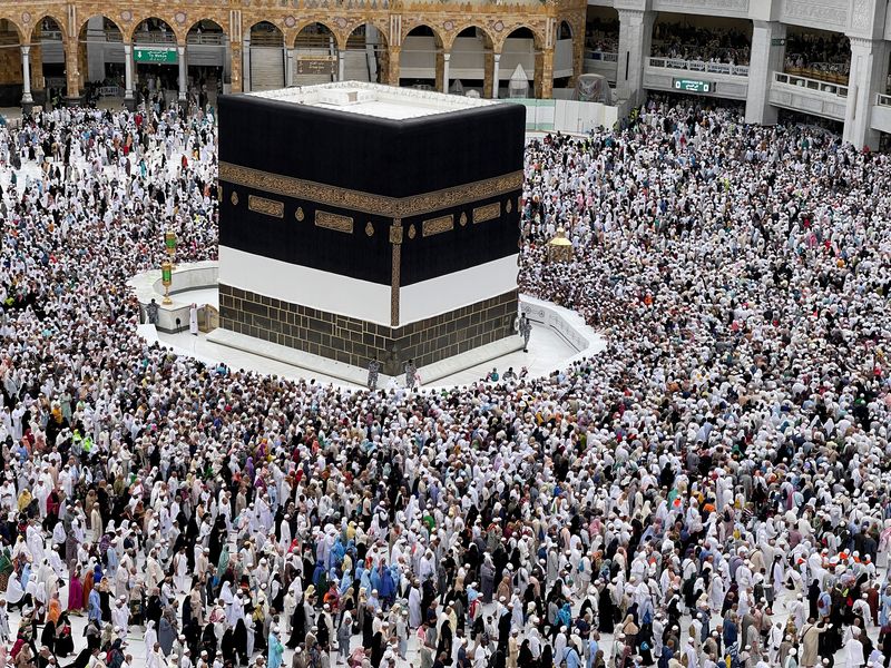&copy; Reuters. Photo d'archives de pèlerins musulmans autour de la Kaaba à la Grande Mosquée, lors du pèlerinage annuel du haj à la Mecque, Arabie Saoudite, prise le 12 juillet 2022/REUTERS/Mohammed Salem