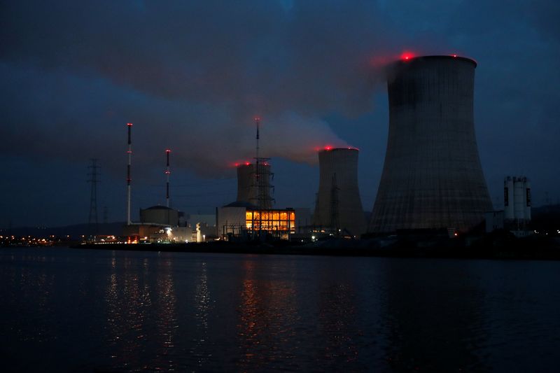 &copy; Reuters. La centrale nucléaire de Tihange, à Tihange, Belgique. /Photo prise le 23 décembre 2021/REUTERS/Johanna Geron