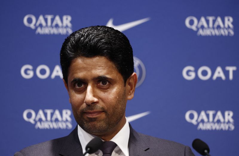 © Reuters. ناصر الخليفي رئيس قطر للاستثمارات الرياضية خلال مؤتمر صحفي في باريس يوم الخامس من يوليو تموز 2022. تصوير: بنوا تيسييه - رويترز. 