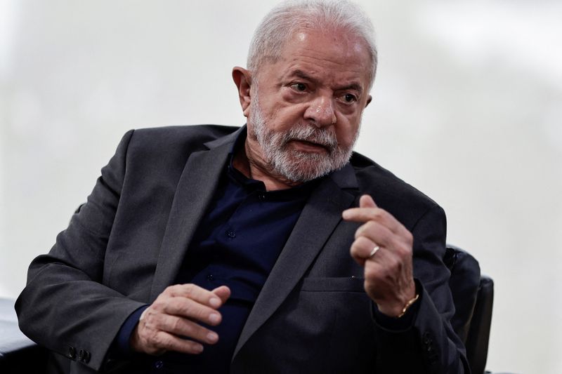 &copy; Reuters. Brazil’s President Luiz Inacio Lula da Silva gestures during a meeting with President of Brazil's Supreme Federal Court Rosa Weber at the Planalto Palace in Brasilia, Brazil January 9, 2023. REUTERS/Ueslei Marcelino