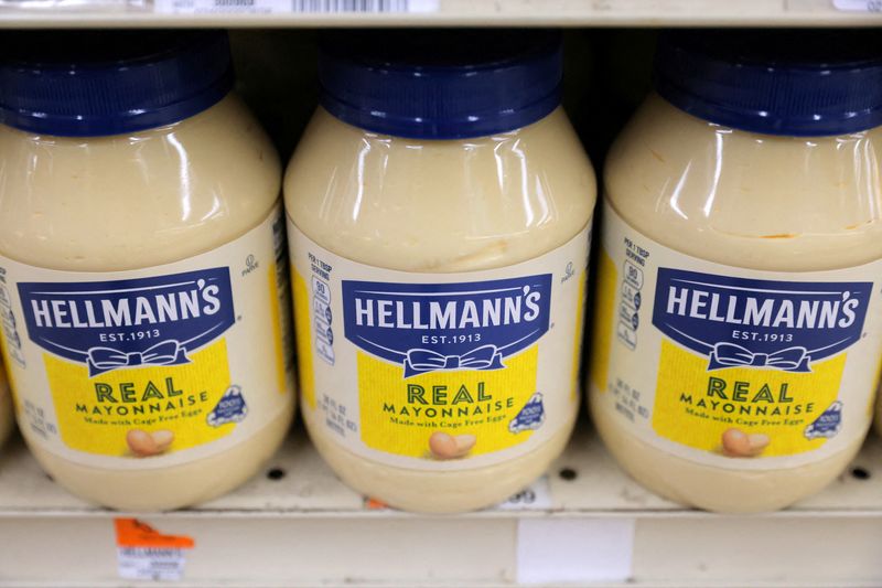 &copy; Reuters. FILE PHOTO: Hellmann's, a brand of Unilever, is seen on display in a store in Manhattan, New York City, U.S., March 24, 2022. REUTERS/Andrew Kelly/File Photo