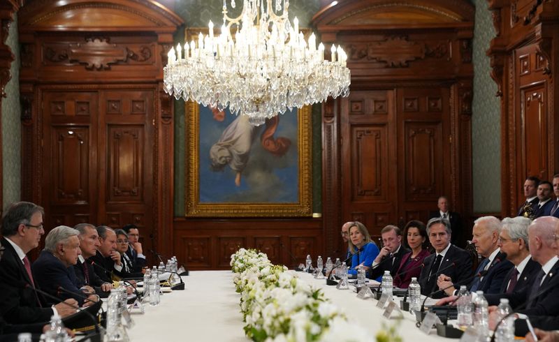 &copy; Reuters. FILE PHOTO: U.S. President Joe Biden and Mexican President Andres Manuel Lopez Obrador meet at the National Palace during the North American leaders summit in Mexico City, Mexico January 9, 2023.  REUTERS/Kevin Lamarque