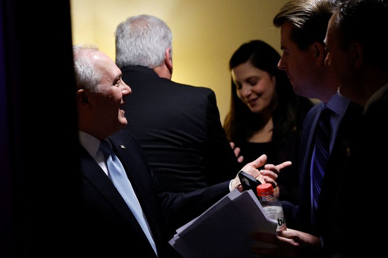 © Reuters. U.S. House Majority Leader Steve Scalise (R-LA), Representative Elise Stefanik (R-NY) and fellow Republican House leaders chat as they depart after a news conference on Capitol Hill in Washington, U.S. January 10, 2023.  REUTERS/Jonathan Ernst