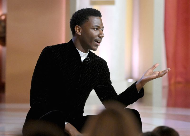 Diversity takes center stage at Golden Globes seeking redemption