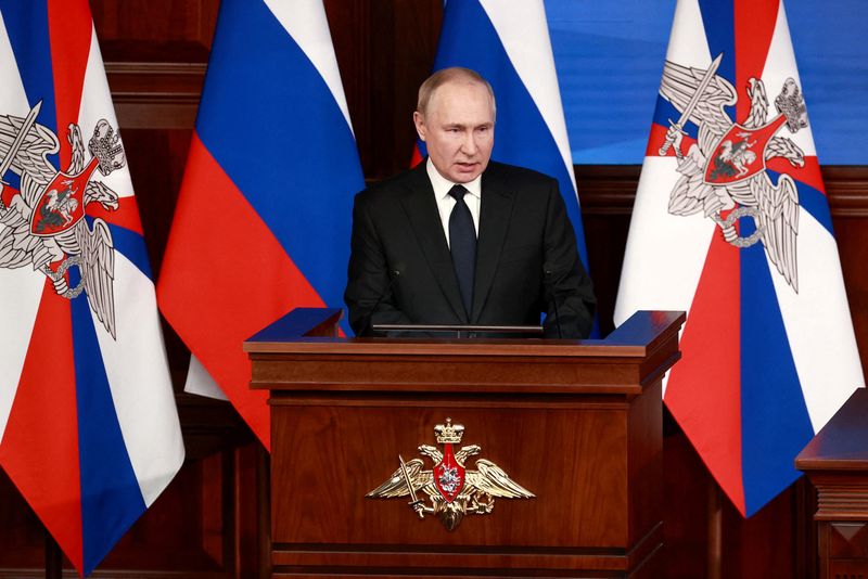 &copy; Reuters. FILE PHOTO: Russian President Vladimir Putin delivers a speech during an annual meeting of the Defence Ministry Board in Moscow, Russia, December 21, 2022. Sputnik/Sergei Fadeichev/Pool via REUTERS/File Photo  