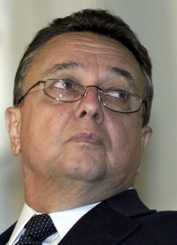 &copy; Reuters. O ex-ministro da Agricultura Roberto Rodrigues
10/08/2004
REUTERS/Jamil Bittar