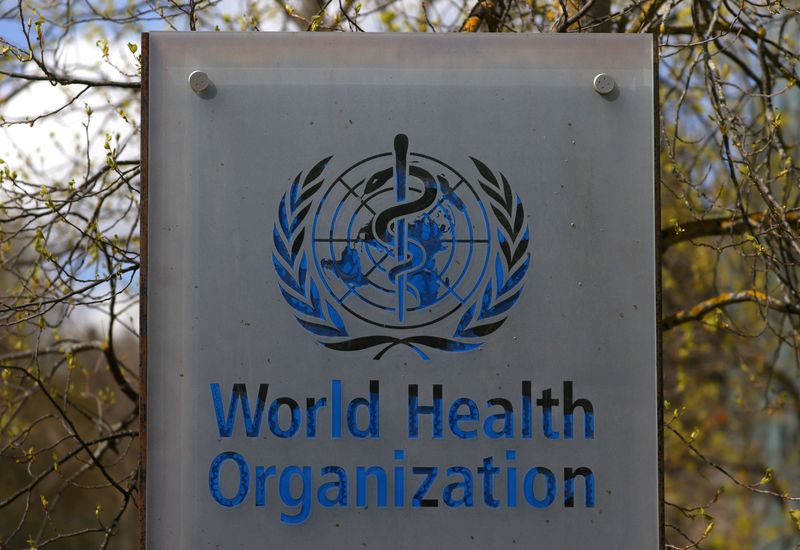 &copy; Reuters. شعار منظمة الصحة العالمية علي مقرها بجنيف في صورة من أرشيف رويترز.
