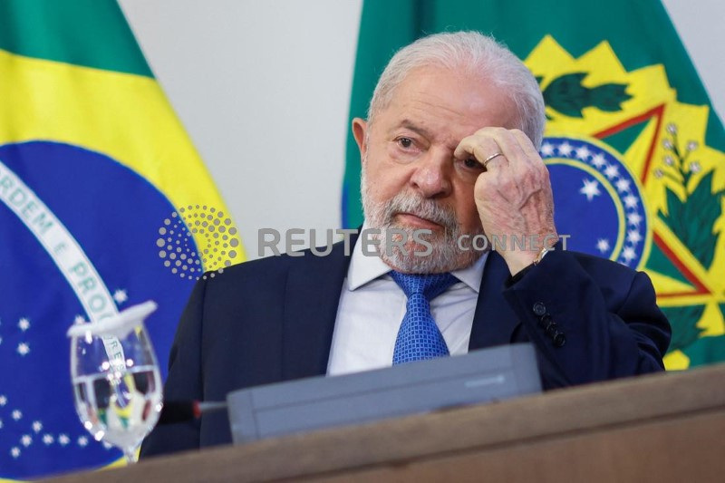 &copy; Reuters. Presidente Lula em reunião com parlamentares no Palácio do Planalto
11/01/2023
REUTERS/Adriano Machado