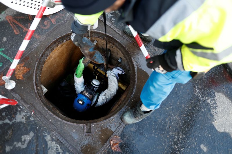 Too tough to retire later: Paris sewer cleaners reject pension reform