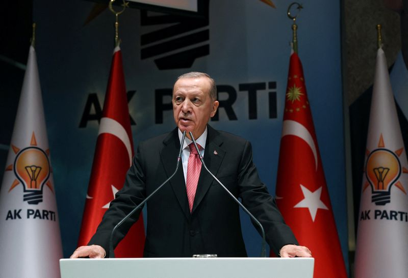&copy; Reuters. الرئيس التركي رجب طيب أردوغان يلقى كلمة أمام اجتماع لحزب العدالة والتنمية الحاكم الذي يترأسه في الخامس من يناير كانون الثاني 2023. صورة من ممث