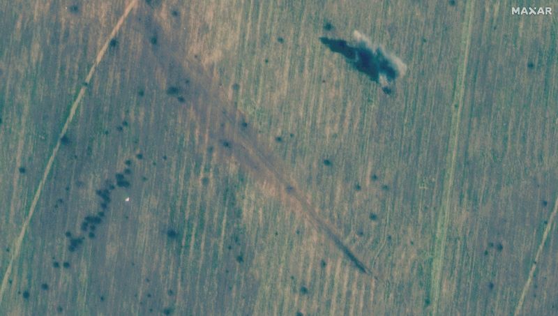 &copy; Reuters. FILE PHOTO: A satellite view shows a closer view of exploding munitions, in Bakhmut, Ukraine, January 3, 2023. Satellite image 2023 Maxar Technologies./Handout via REUTERS     