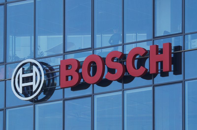 &copy; Reuters. The logo of Bosch is seen at an office building in Kyiv, Ukraine July 6, 2020.  REUTERS/Valentyn Ogirenko