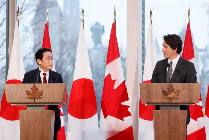 © Reuters. 　１月１２日、カナダを訪問中の岸田首相は、トルドー首相と会談した。共同記者会見では日本が今春に財界代表団をカナダに派遣し、カナダが１０月に貿易代表団を日本に送る計画が発表された（２０２３年　ロイター/Blair Gable）