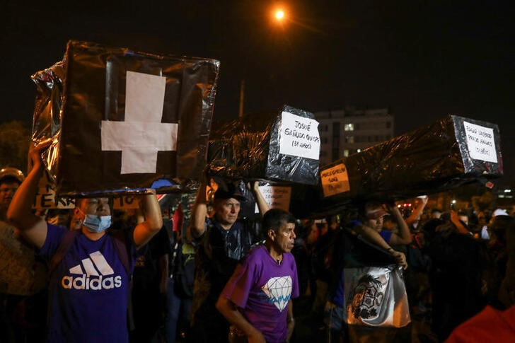 Miles marchan exigiendo renuncia de Boluarte; ministro dimite pidiendo cambios en Perú