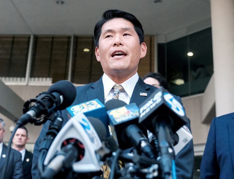 © Reuters. FILE PHOTO: U.S. Attorney Robert Hur speaks to the media after the arraignment of former Baltimore mayor Catherine Pugh, outside of the U.S. District Court, in Baltimore, Maryland, U.S., November 21, 2019.  REUTERS/Michael A. McCoy