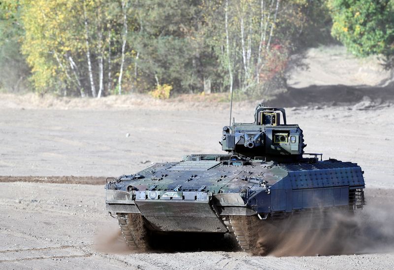 &copy; Reuters. FILE PHOTO: A Puma infantry fighting vehicle of German army Bundeswehr takes part in an exercise during a media day in Munster, Germany September 28, 2018. REUTERS/Fabian Bimmer
