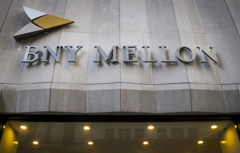 &copy; Reuters. Foto del logo de Bank of New York Mellon Corp. en Nueva York 
Mar 11, 2015. REUTERS/Brendan McDermid 