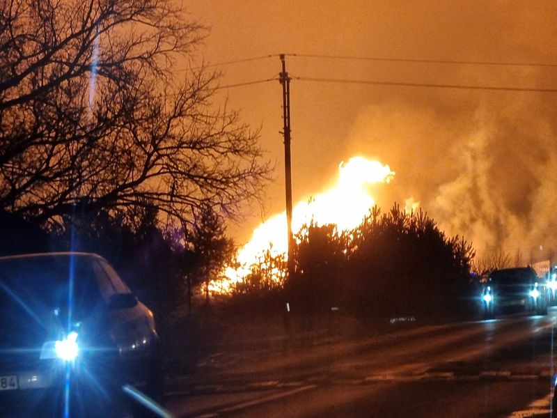 &copy; Reuters. Photo d'une explosion sur un gazoduc reliant la Lituanie et la Lettonie. /Photo prise le 13 janvier 2023 à Pasvalys, Lituanie/REUTERS/Gintautas Geguzinskas