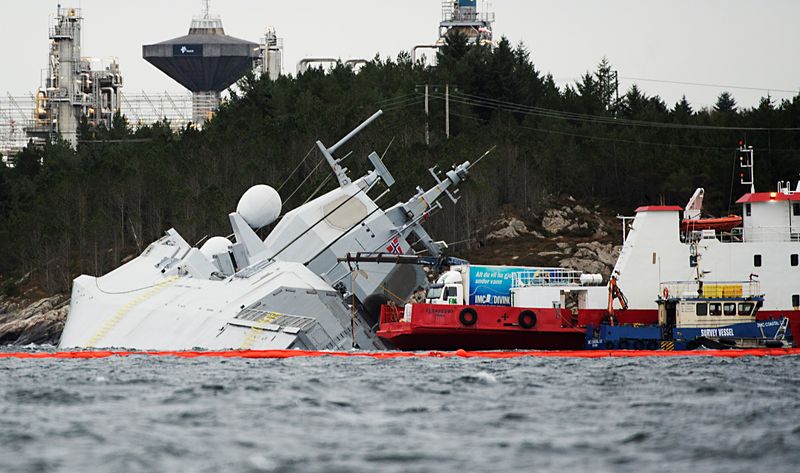 &copy; Reuters. FILE PHOTO: The Norwegian frigate "KNM Helge Ingstad" takes on water after a collision with the tanker "Sola TS" in Oygarden, Norway, November 10, 2018. NTB Scanpix/Marit Hommedal via REUTERS/File Photo