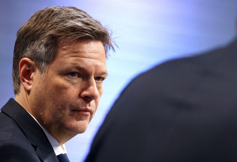 &copy; Reuters. FILE PHOTO: German Economy Minister Robert Habeck looks on during a joint statement in Berlin, Germany, November 29, 2022. REUTERS/Christian Mang/File Photo