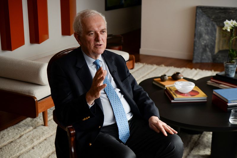 &copy; Reuters. Colombian Finance Minister Jose Antonio Ocampo speaks during an interview with Reuters in Bogota, Colombia August 2, 2022. REUTERS/Vannessa Jimenez