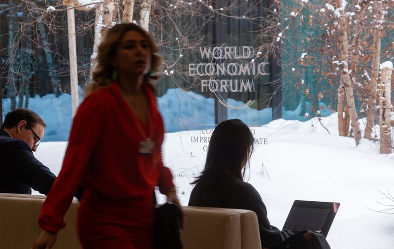 &copy; Reuters. The logo of the World Economic Forum (WEF) 2023 is seen at Davos Congress Centre, in the Alpine resort of Davos, Switzerland, January 16, 2023. REUTERS/Arnd Wiegmann