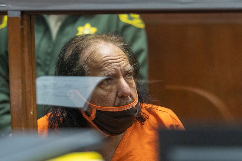 &copy; Reuters. Ex-ator pornô Ron Jeremy em tribunal de Los Angeles
26/06/2020
David McNew/Pool via REUTERS