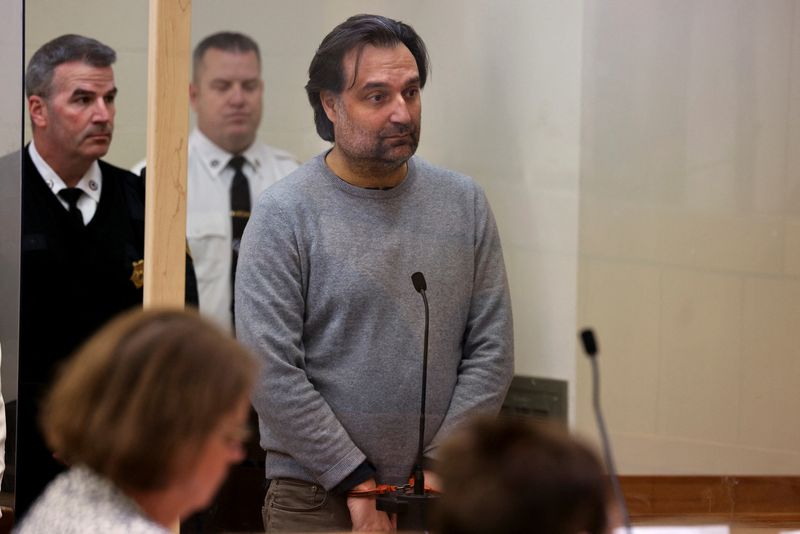© Reuters. Brian Walshe appears at Quincy District Court on a charge of murdering his wife Ana Walshe, in Quincy, Massachusetts, U.S. on January 18, 2023. Craig F. Walker/Pool via REUTERS